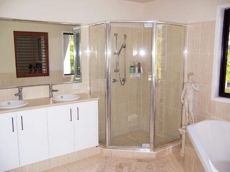 7 Lagoon Cresent, Bellbowrie QLD 4070